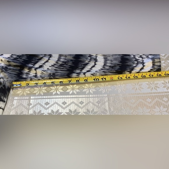 Capris Women’s Leggings Plus/Curvy Vivid Pattern - Picture 7 of 7